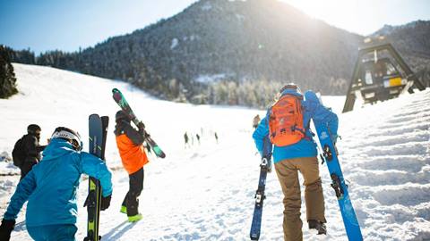 2021-1-5-skiers-hiking-0001.jpg
